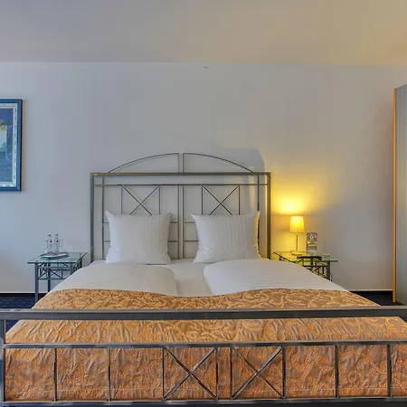 Centro City, Trademark Collection By Wyndham Brunswick