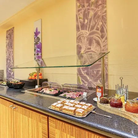 Centro City, Trademark Collection By Wyndham 3*