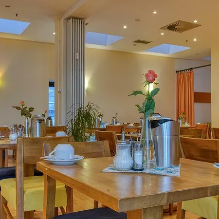 מלון Centro City, Trademark Collection By Wyndham 3*