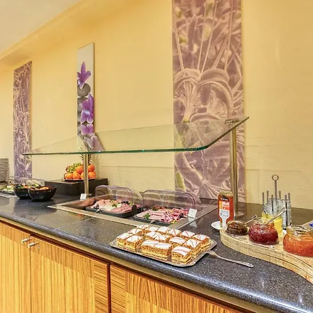 Centro City, Trademark Collection By Wyndham 3*
