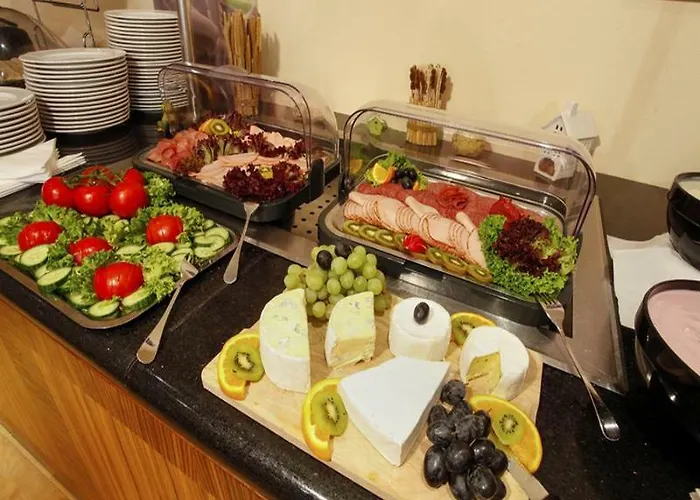 Centro City, Trademark Collection By Wyndham Braunschweig