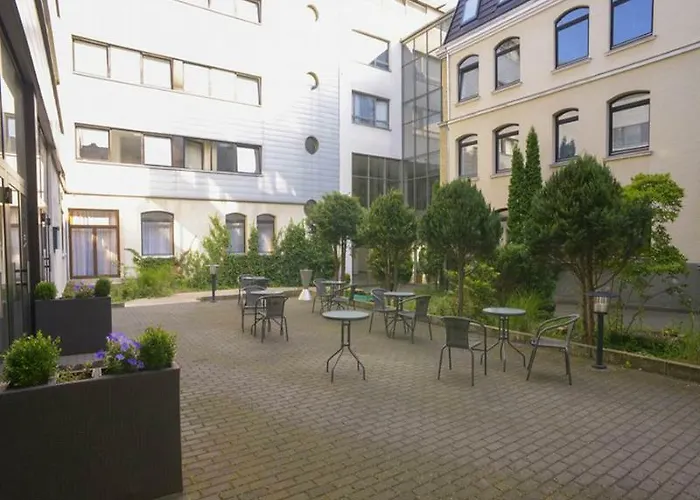 Centro City, Trademark Collection By Wyndham Braunschweig